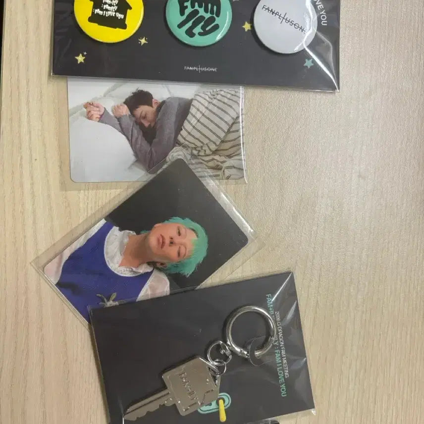 [SOLD OUT] G-DRAGON 패밀리 팬미팅 및 전시회 굿즈 세트