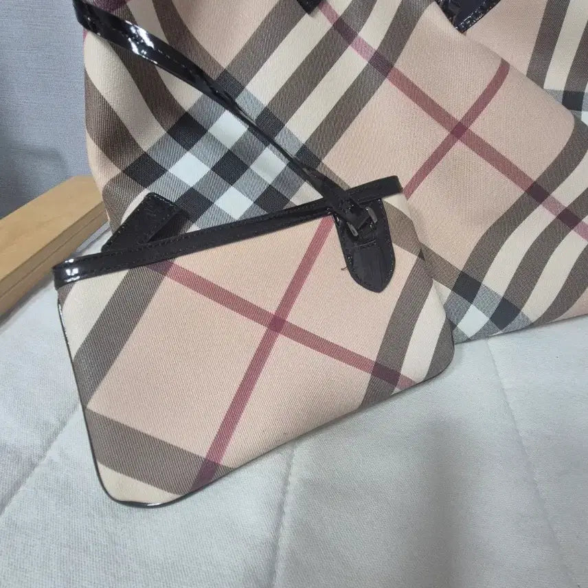 [BUNJANG] Burberry Nicky Shopper Bag with Pouch Set / 버버리 니키 쇼퍼백 +  파우치 세트