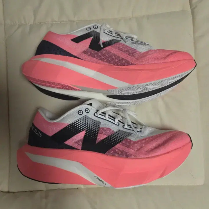 [BUNJANG] New Balance FuelCell Elite V4 Running Shoes (270mm, 2E) / [새상품] 뉴발란스 퓨어셀 엘리트 V4 팝니다(270mm)(2E)
