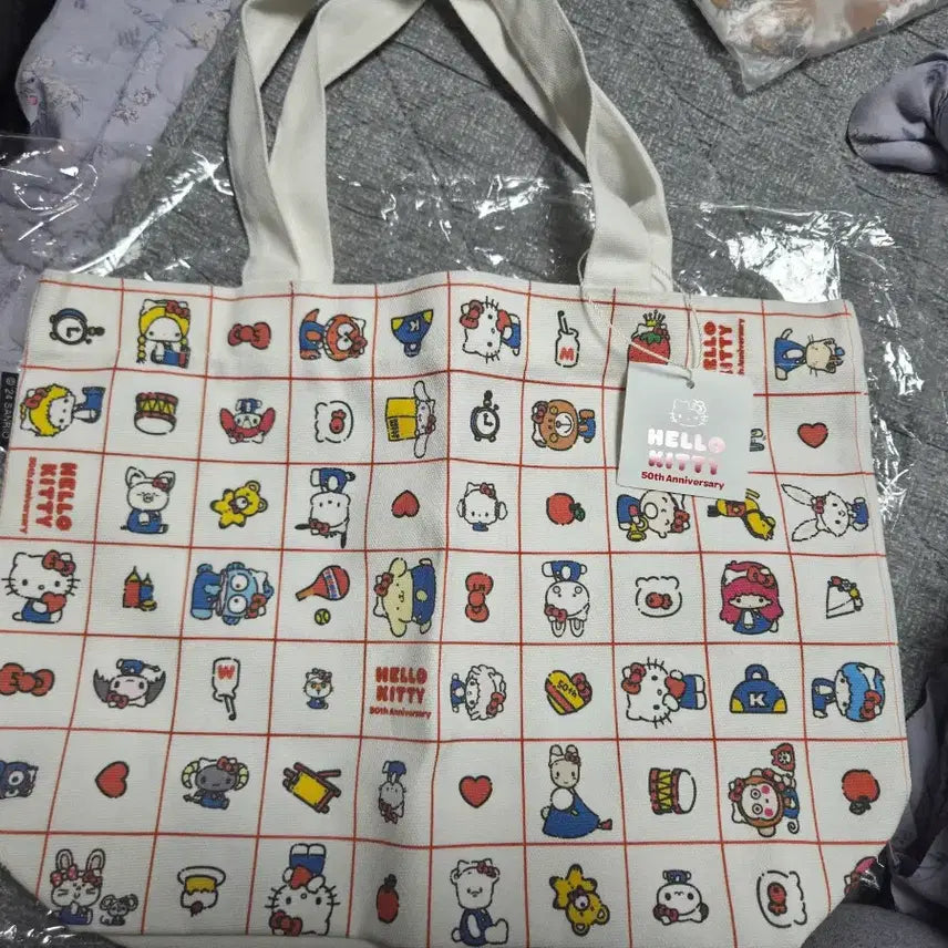 [BUNJANG] Hello Kitty 50th Anniversary Tote Bag / 헬로키티 50주년 기념 토트백