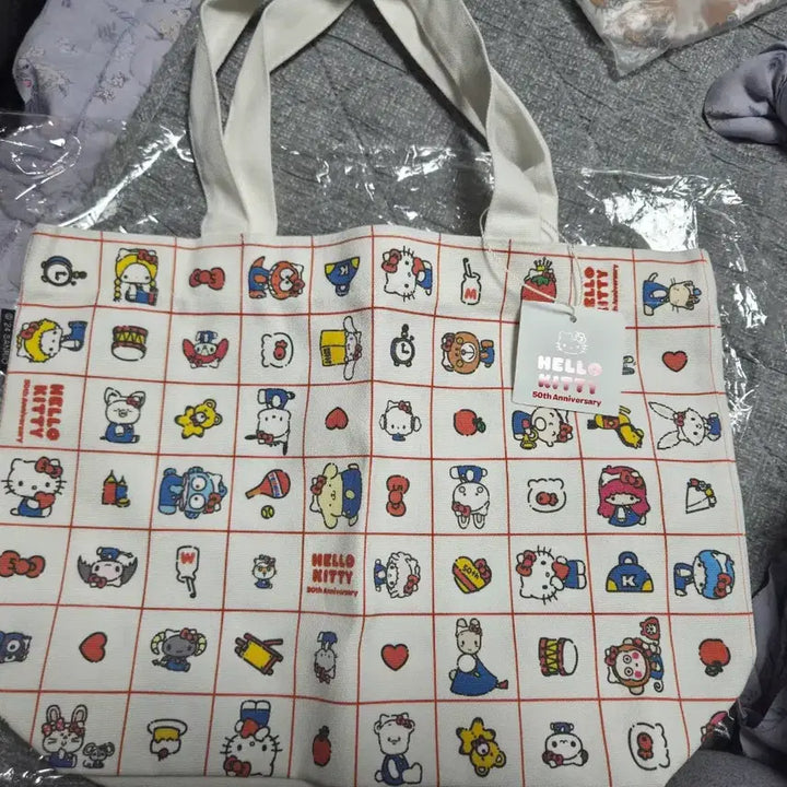 [BUNJANG] Hello Kitty 50th Anniversary Tote Bag / 헬로키티 50주년 기념 토트백