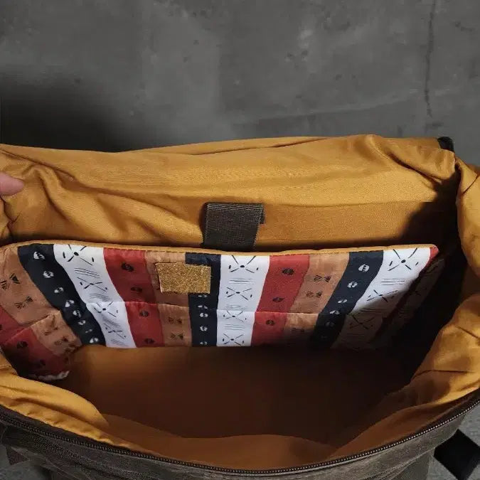 [BUNJANG] National Geographic Dark Brown Messenger Bag / 내셔널지오그래픽 다크 브라운 메신저백