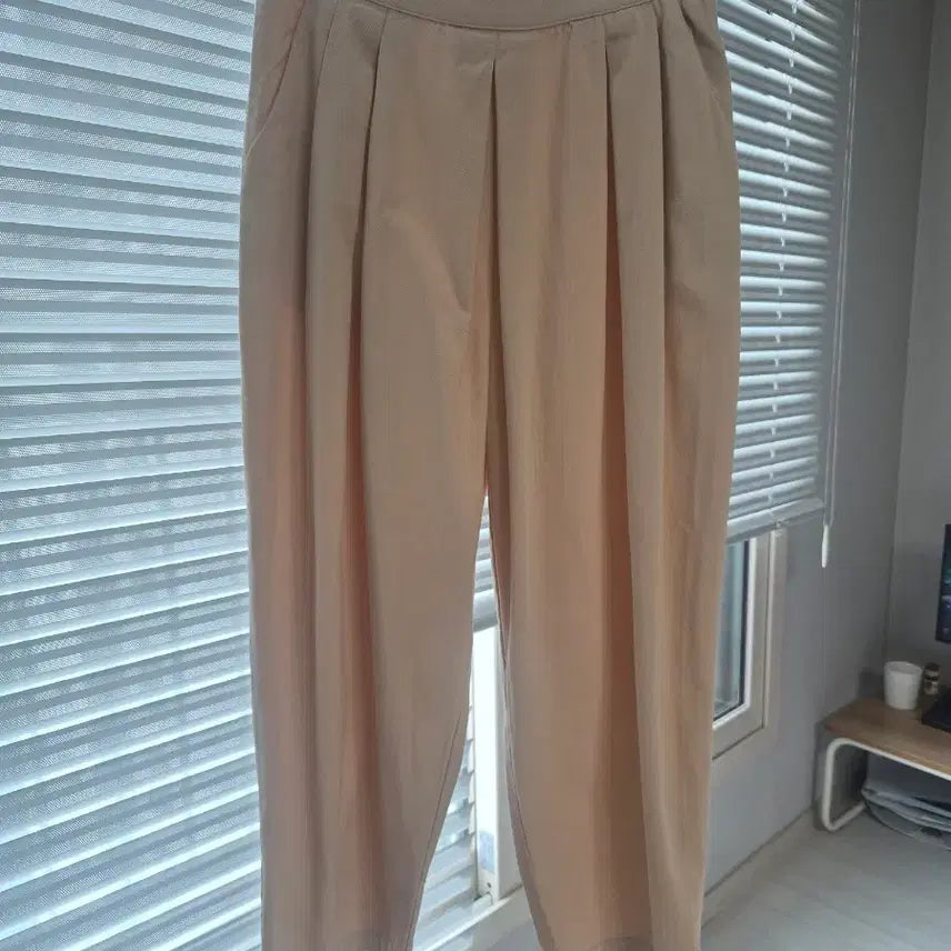 [BUNJANG] Pintuck Semi-Wide Fit Tapered Fit Pants (Light Beige) / 핀턱 라이트베이지 세미 와이드핏 + 테이퍼드핏 팬츠 55,66