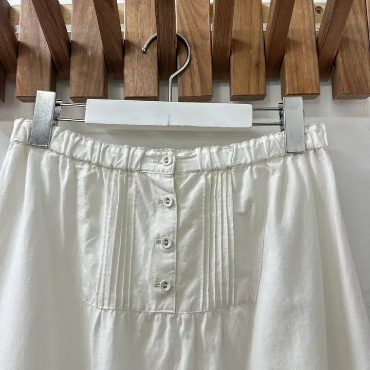 [BUNJANG] Vintage Cotton Pintuck Flower Lace Embroidered Skirt / 일본빈티지 코튼 핀턱 싸개버튼 플라워 레이스 자수 펀칭 디테일 스커트