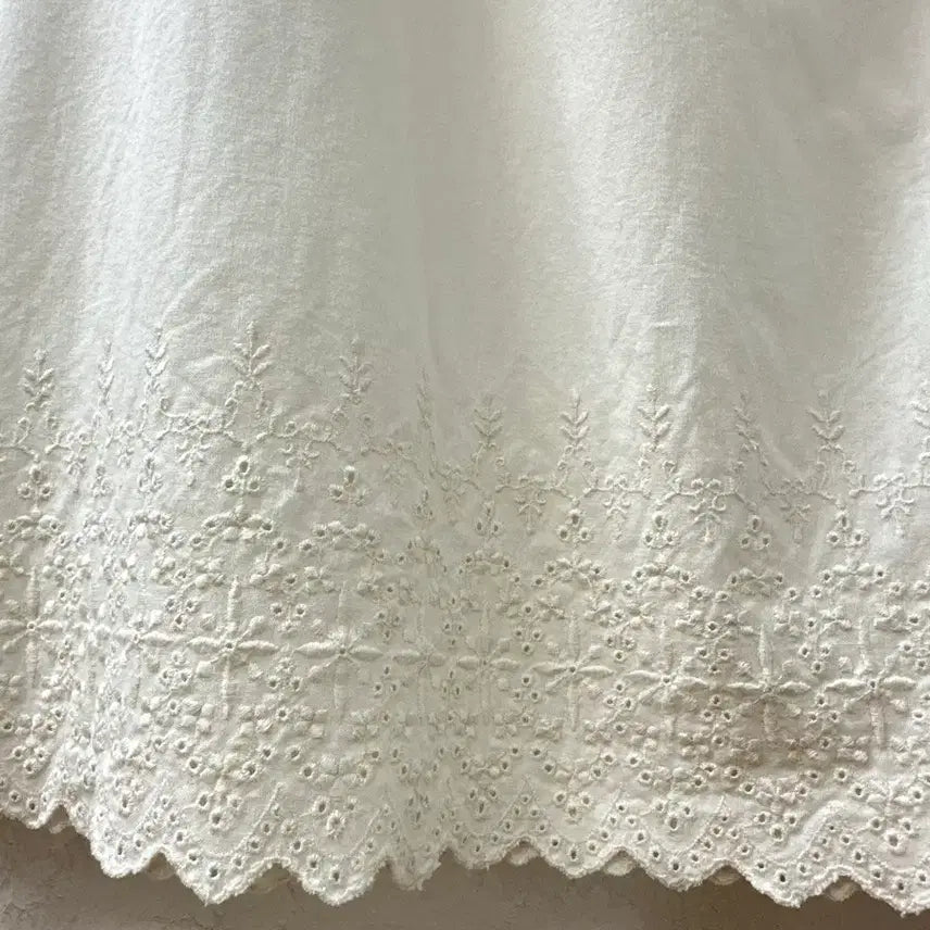 [BUNJANG] Vintage Cotton Pintuck Flower Lace Embroidered Skirt / 일본빈티지 코튼 핀턱 싸개버튼 플라워 레이스 자수 펀칭 디테일 스커트
