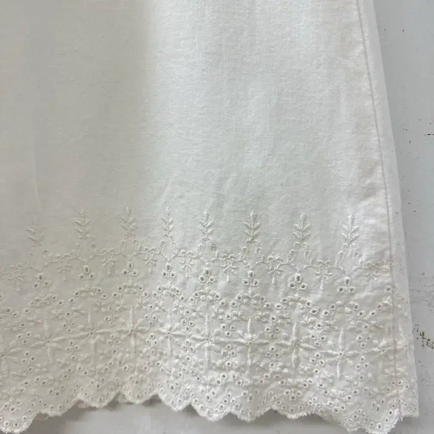 [BUNJANG] Vintage Cotton Pintuck Flower Lace Embroidered Skirt / 일본빈티지 코튼 핀턱 싸개버튼 플라워 레이스 자수 펀칭 디테일 스커트