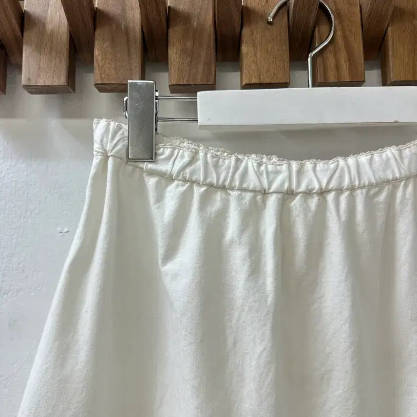[BUNJANG] Vintage Cotton Pintuck Flower Lace Embroidered Skirt / 일본빈티지 코튼 핀턱 싸개버튼 플라워 레이스 자수 펀칭 디테일 스커트