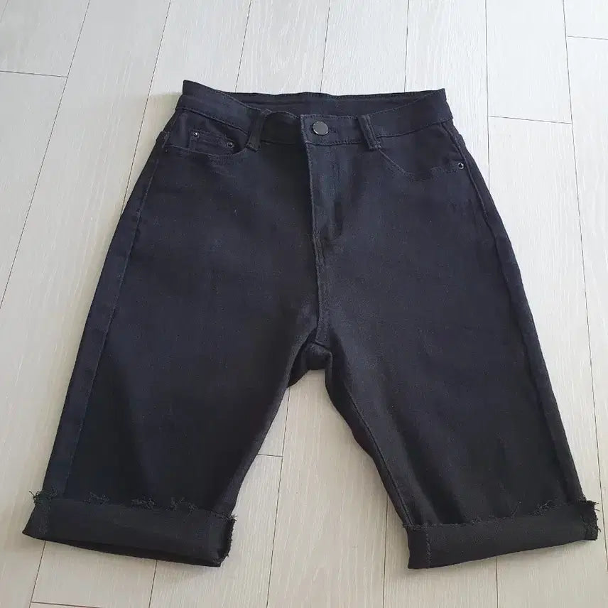 [BUNJANG] Mid-Length Stretch Shorts S Size / (상태좋음)미디기장 스판 반바지 S사이즈
