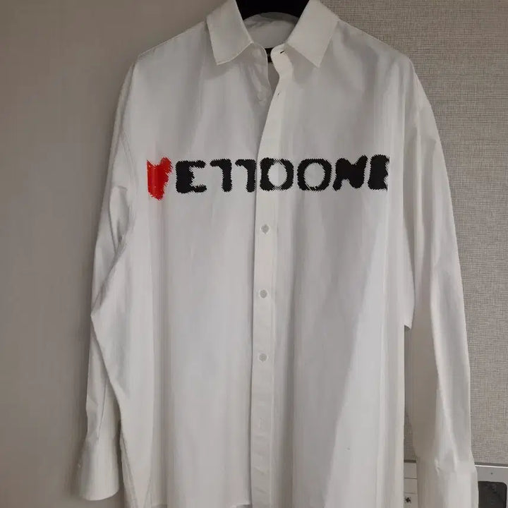 [SOLD OUT] We11done 웰던 로고 화이트 셔츠