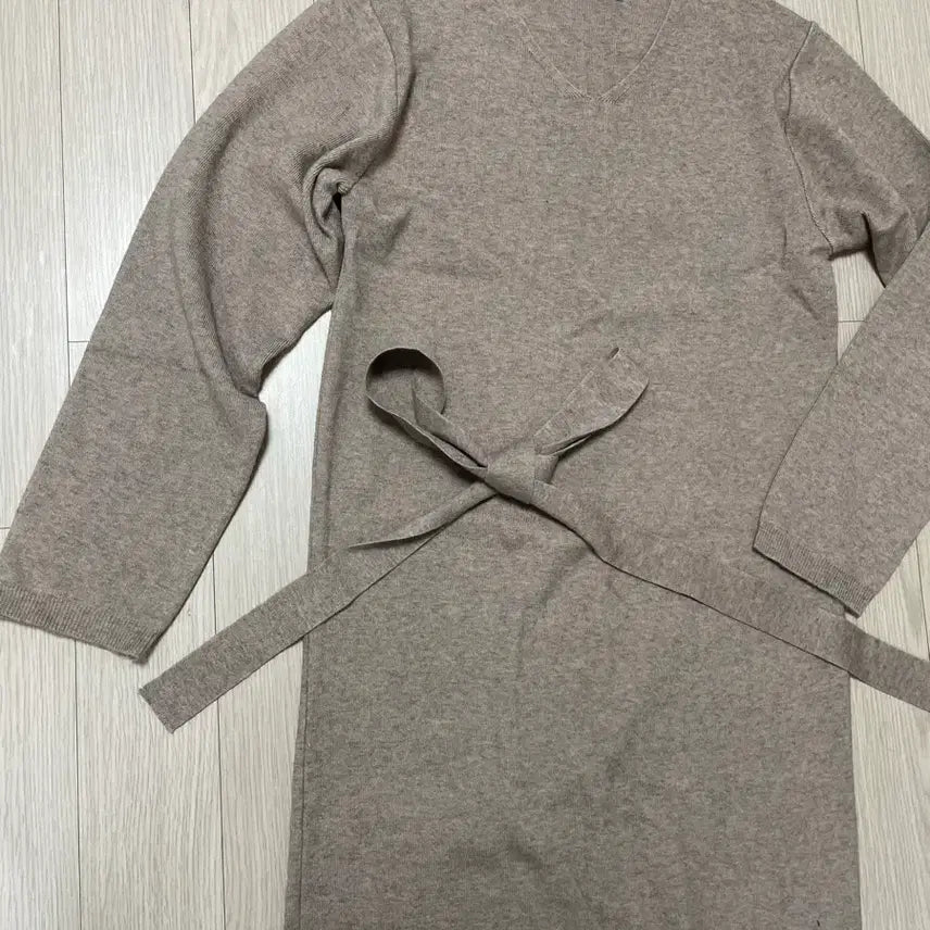 [BUNJANG] V-Neck Long Knit Dress / 브이넥 니트 롱 원피스 새것