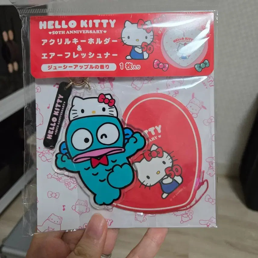 [BUNJANG] Sanrio Hello Kitty Han Gyodong 50th Anniversary Acrylic Keyring &amp; Car Air Freshener / 산리오 헬로키티X한교동 50주년 아크릴 키링 &amp; 차량방향제