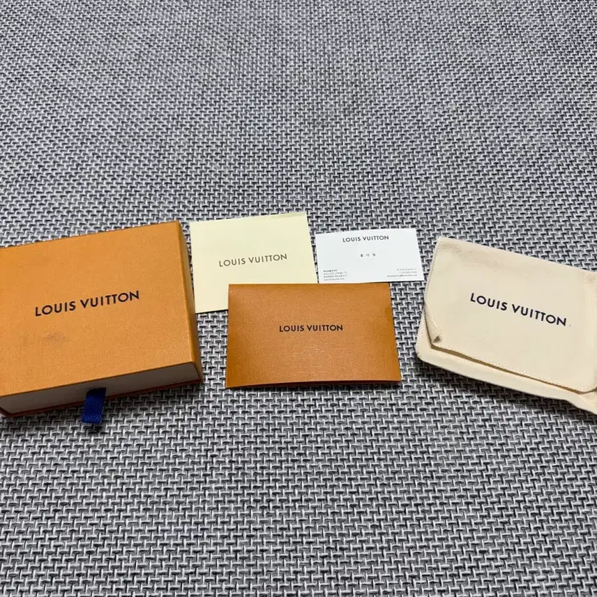[SOLD OUT] [정품] 루이비통 쉐도우 반지갑