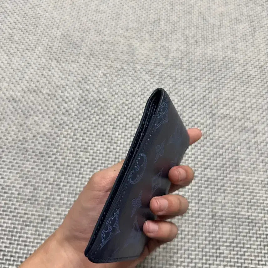 [SOLD OUT] [정품] 루이비통 쉐도우 반지갑