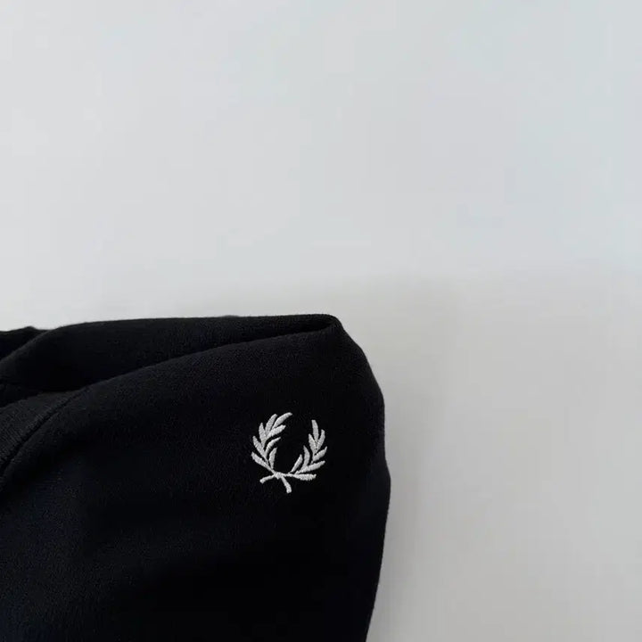 [BUNJANG] Fred Perry Loose Fit Black Classic Merino Wool Cardigan / 프레드페리 루즈핏 블랙 클래식 메리노 울 가디건