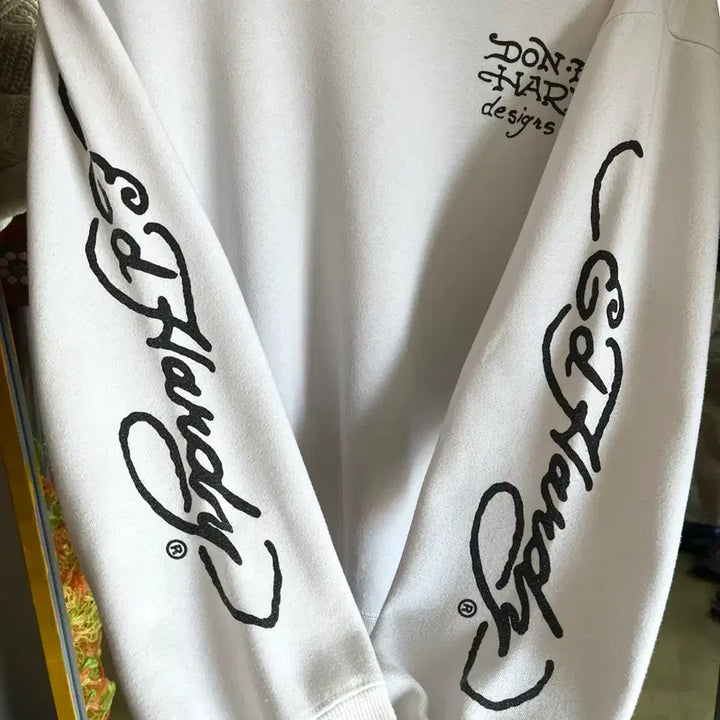 [SOLD OUT] 2000s ED Hardy 빈티지 오버사이즈 화이트 스웻셔츠 맨투맨
