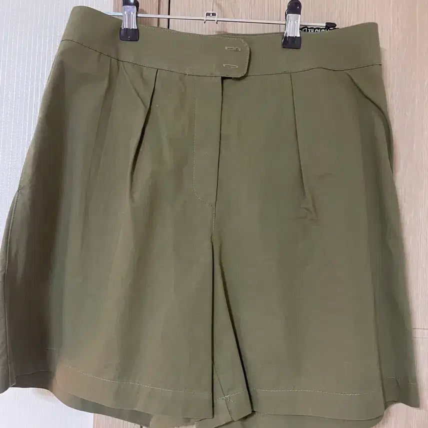 [BUNJANG] Khaki Pin Tuck Summer Shorts / 여름반바지