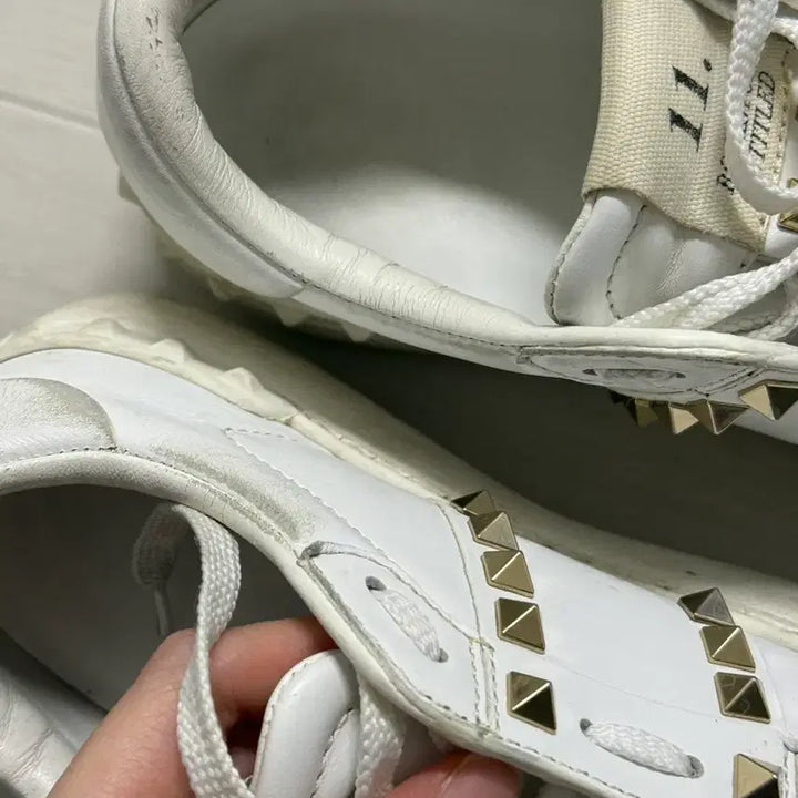 [BUNJANG] Valentino Rockstud Sneakers (Size 36) / 발렌티노 락스터드 스니커즈 36