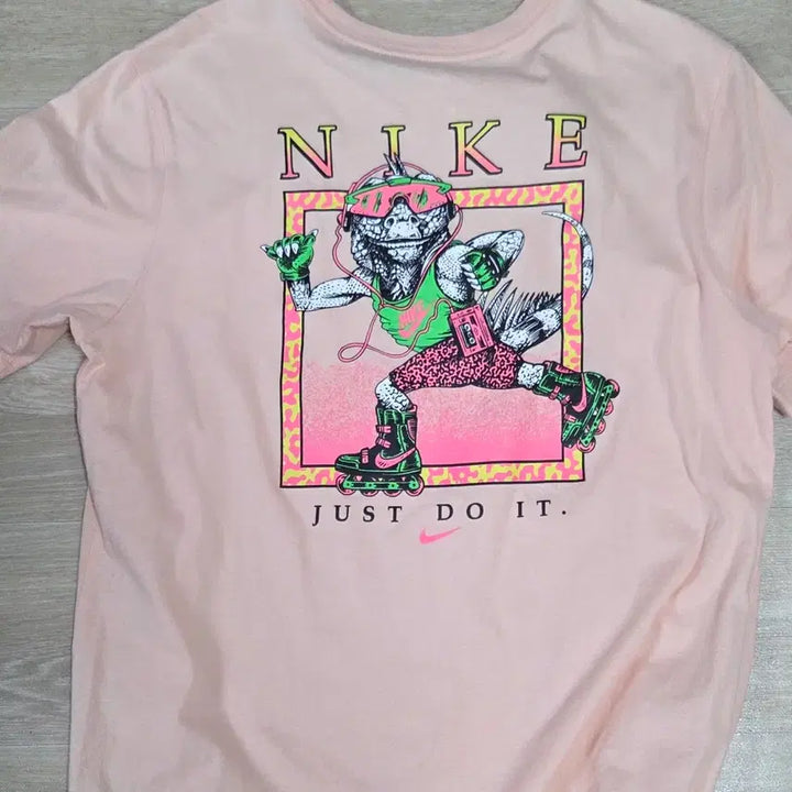 [BUNJANG] Nike Beach Rollerblade Coral T-Shirt / 나이키 비치 롤러브레이드 라운드 코랄 반팔티셔츠