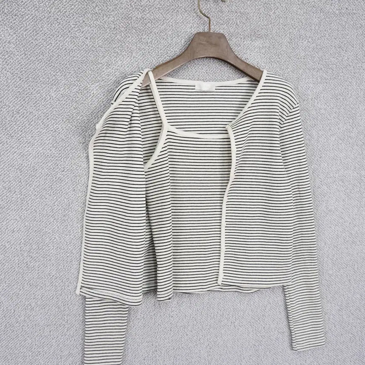 [BUNJANG] SLEEK Ribbed Striped Cardigan and Tank Top Set / SLEEK 여성 골지 스트라이프 나시 가디건 세트 free