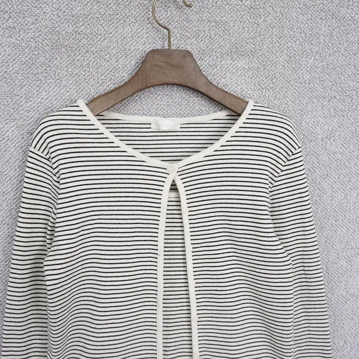 [BUNJANG] SLEEK Ribbed Striped Cardigan and Tank Top Set / SLEEK 여성 골지 스트라이프 나시 가디건 세트 free
