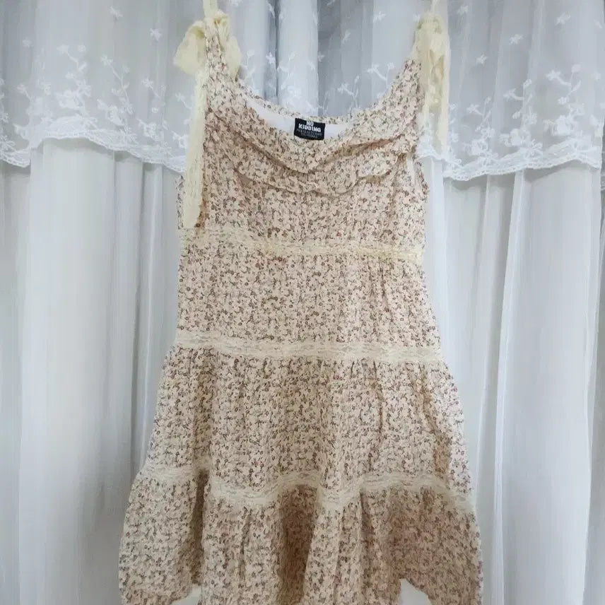 [BUNJANG] Vintage Floral Lace Camisole Dress / 모리걸 빈티지 레이스 잔꽃 나시 원피스