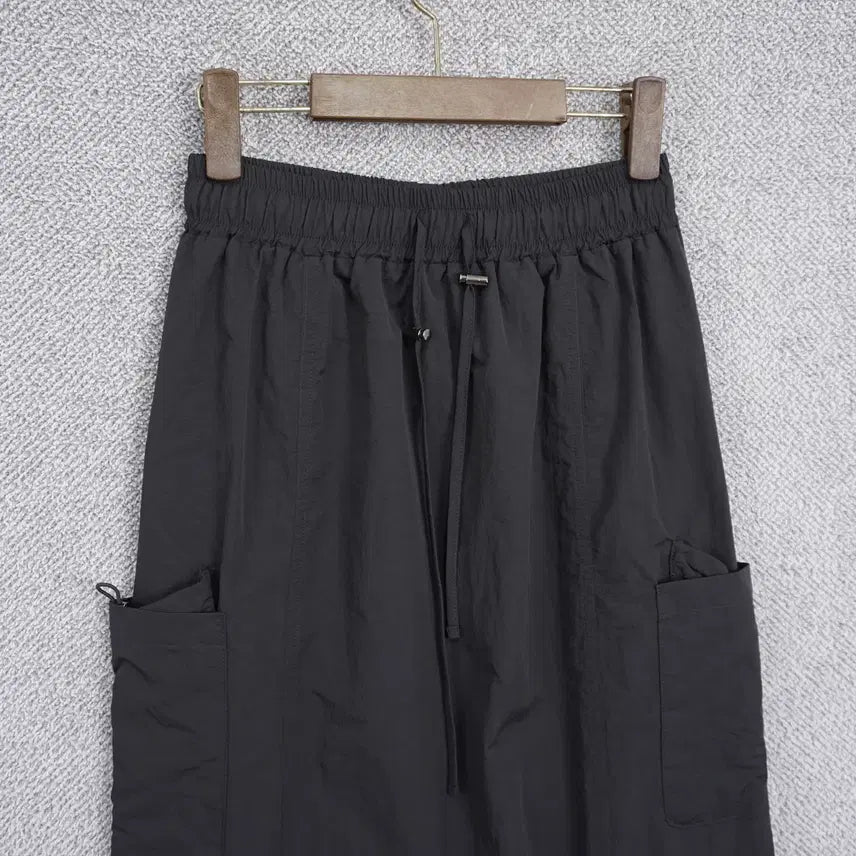 [SOLD OUT] 에트몽 24SS 윈드 밴딩 바스락 카고 스커트 free
