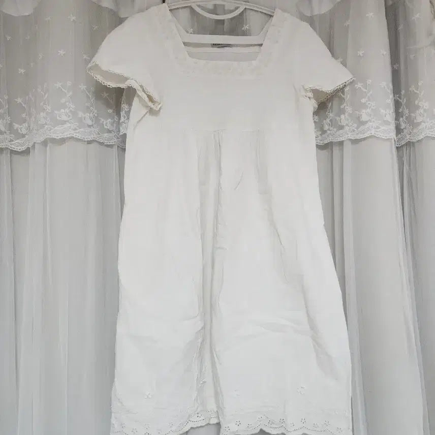 [BUNJANG] Mori Girl White Embroidered Short-Sleeve Dress / 모리걸 화이트 자수 반팔 원피스