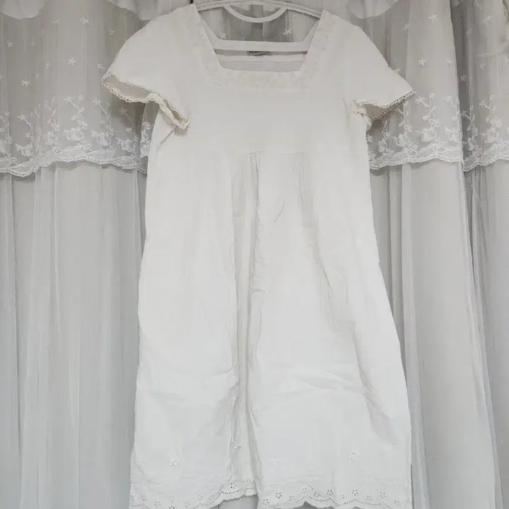 [BUNJANG] Mori Girl White Embroidered Short-Sleeve Dress / 모리걸 화이트 자수 반팔 원피스