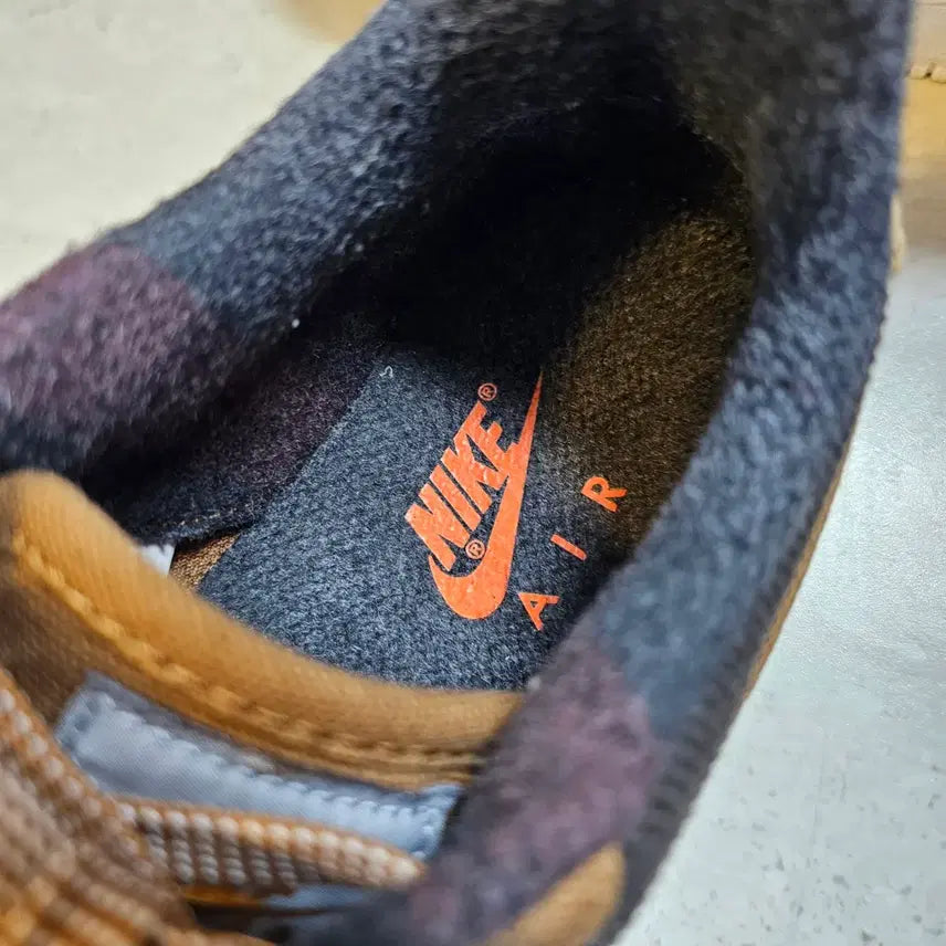 [BUNJANG] Nike x Carhartt WIP Air Force 1 Corduroy Sneakers / (GS)나이키 x 칼하트 WIP 에어포스  (칼하트와 콜라보제품)