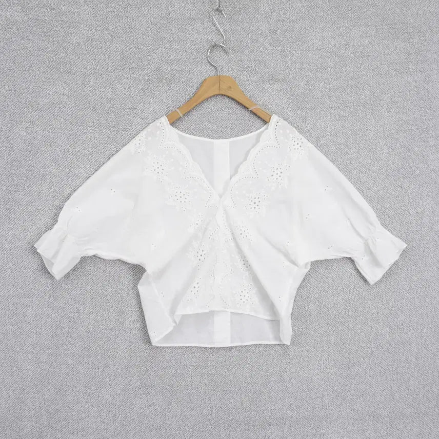 [BUNJANG] Lowrys Farm Eyelet Punch Lace Blouse M / 로리즈팜 아일렛 펀칭 레이스 블라우스 M