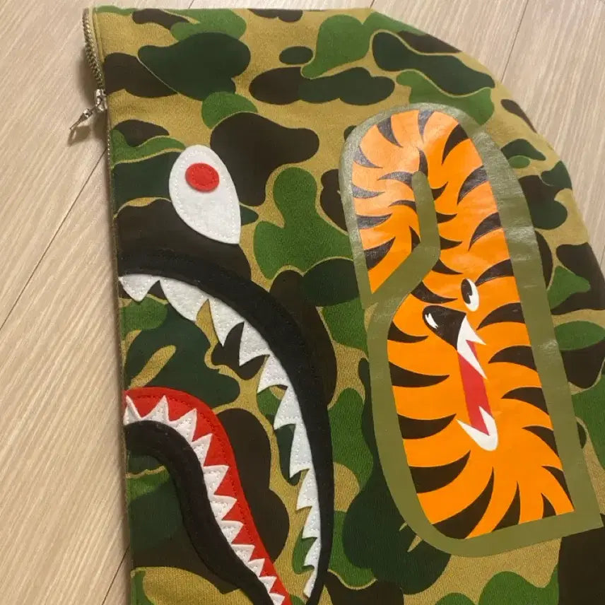 [BUNJANG] BAPE Camo Shark Half-Zip Hoodie / 베이프 카모 샤크 후드 반집업