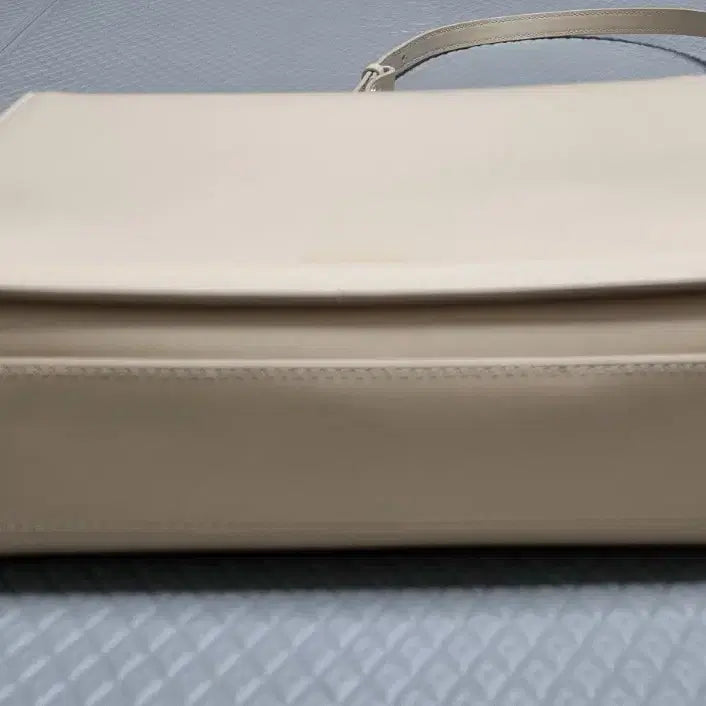 [BUNJANG] Mute Muse AMUSE Square Crossbody Bag / 뮤트뮤즈 AMUSE 사각 크로스백