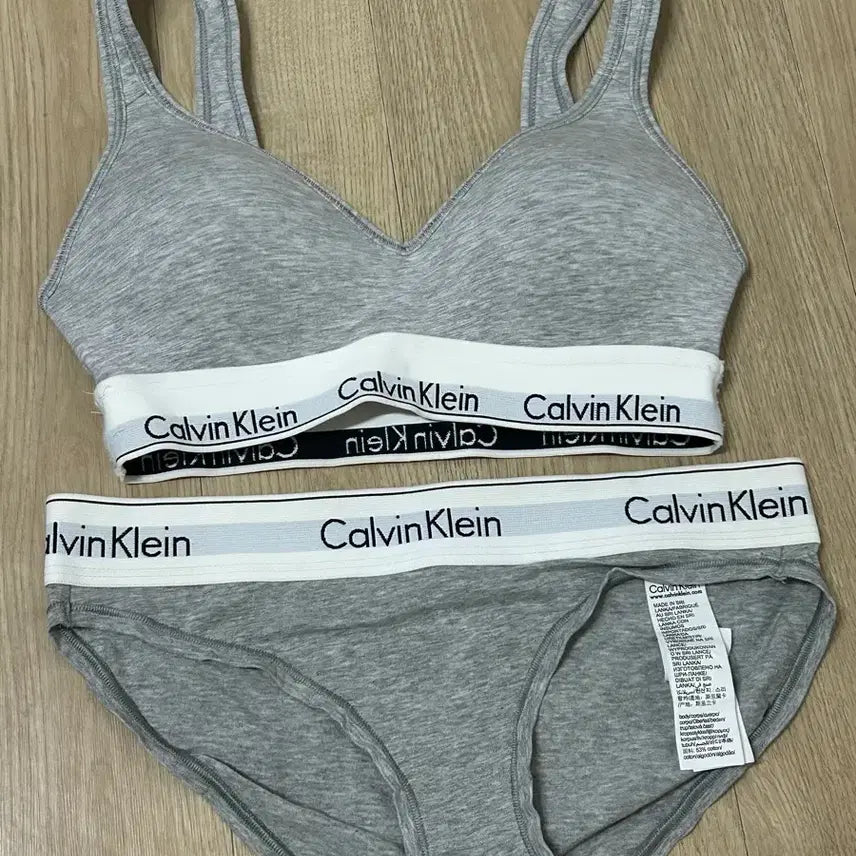 [BUNJANG] Calvin Klein Bra and Panty Set / 캘빈클라인 브라/팬티 세트 회색
