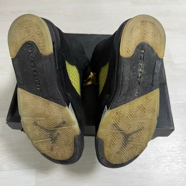 [BUNJANG] Air Jordan 5 Retro OG BG Black Metallic Sneakers / Air Jordan 5 Retro OG BG &