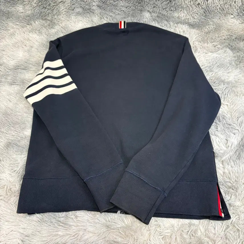[BUNJANG] Thom Browne Diagonal Stripe Sweatshirt Navy / [리엘중고명품] 톰브라운 사선완장 맨투맨 네이비 4사이즈
