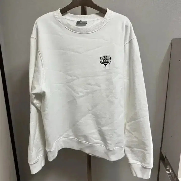 [SOLD OUT] [정품] 디올 X 숀 스투시 꿀벌 맨투맨 화이트 XXL