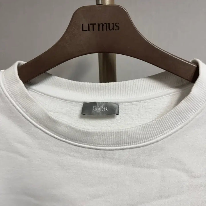 [SOLD OUT] [정품] 디올 X 숀 스투시 꿀벌 맨투맨 화이트 XXL