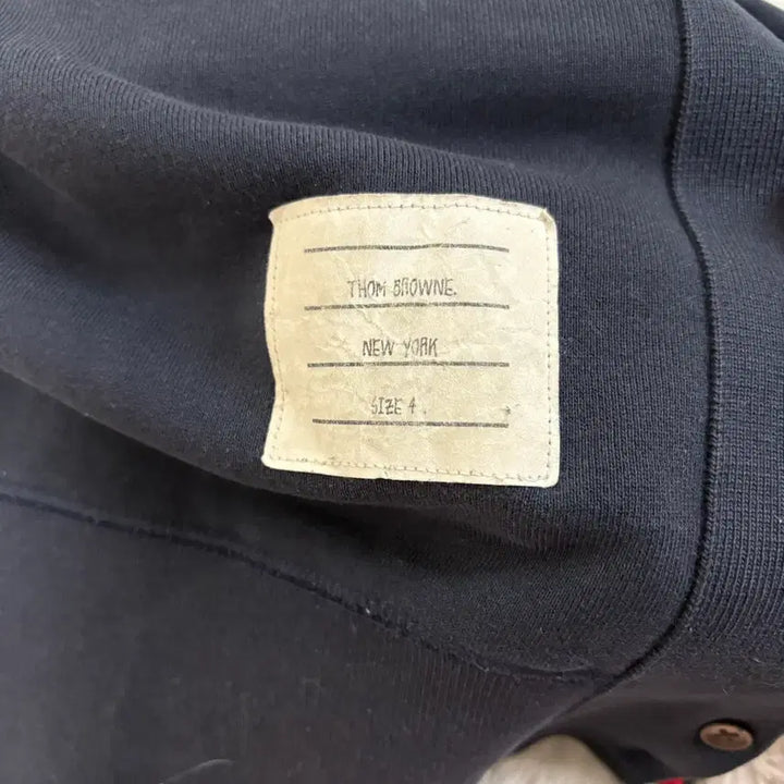 [BUNJANG] Thom Browne Diagonal Stripe Sweatshirt Navy / [리엘중고명품] 톰브라운 사선완장 맨투맨 네이비 4사이즈