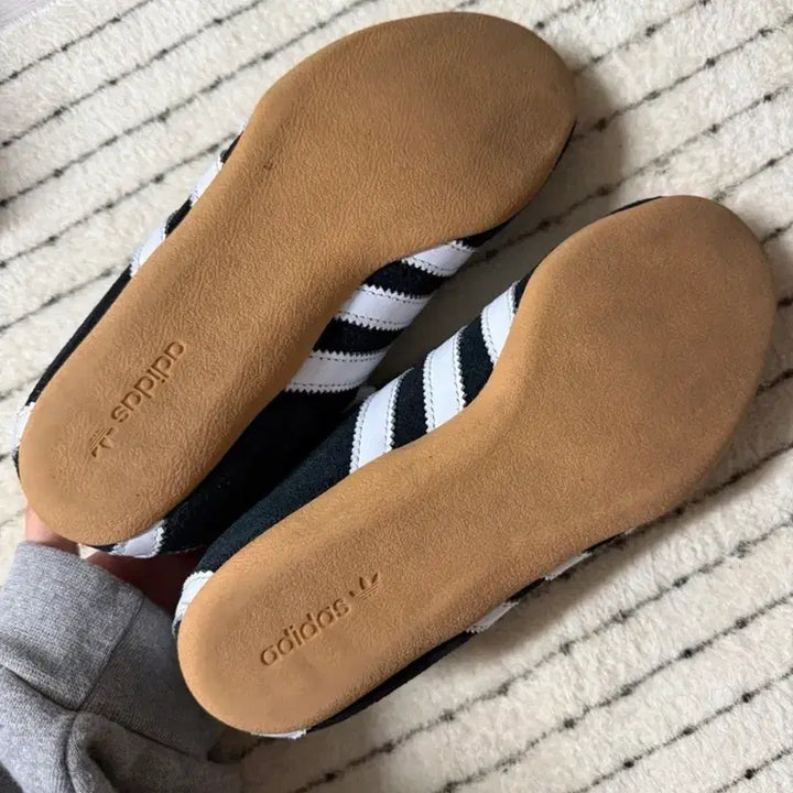 [BUNJANG] Adidas Tokyo Core Black Cloud White Sneakers / 아디다스 도쿄 코어 블랙 클라우드 화이트