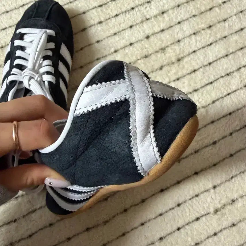 [BUNJANG] Adidas Tokyo Core Black Cloud White Sneakers / 아디다스 도쿄 코어 블랙 클라우드 화이트