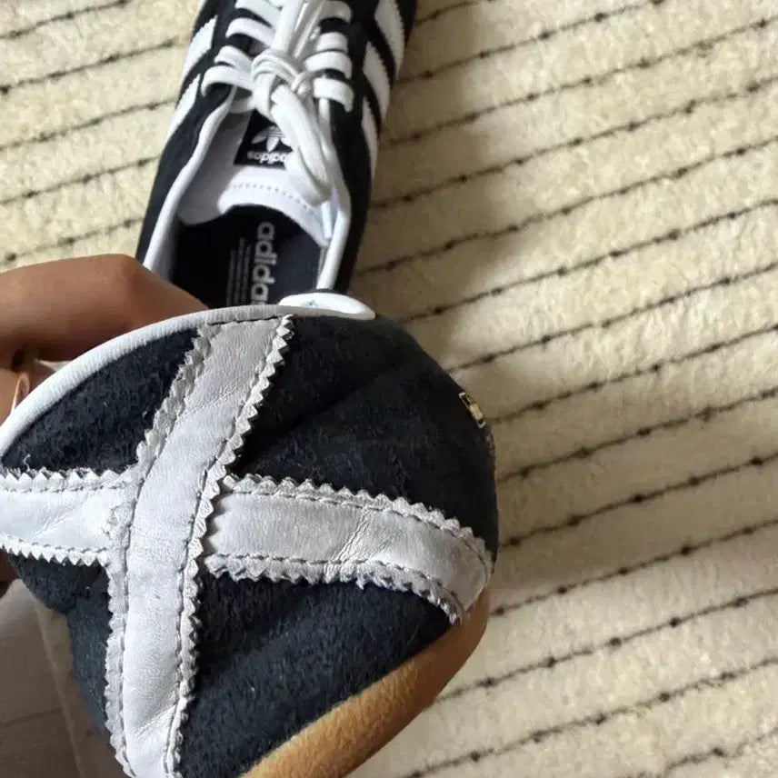 [BUNJANG] Adidas Tokyo Core Black Cloud White Sneakers / 아디다스 도쿄 코어 블랙 클라우드 화이트
