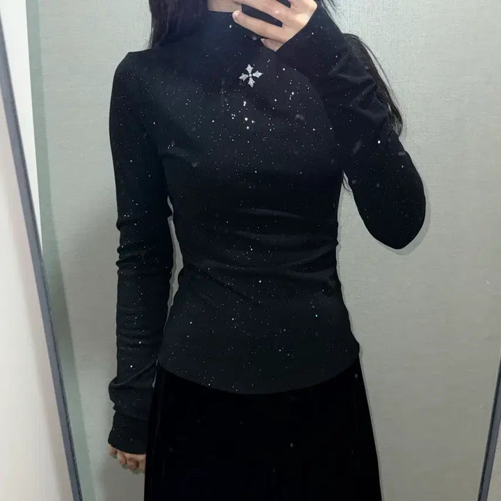 [BUNJANG] Black Sequin Cross Point Long Sleeve T-shirt / 블랙 스팽글 크로스 포인트 긴팔 티셔츠