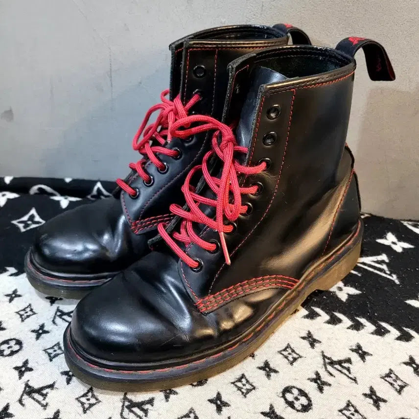 [SOLD OUT] 정품 닥터마틴 1460 8홀 레드스티치 워커부츠