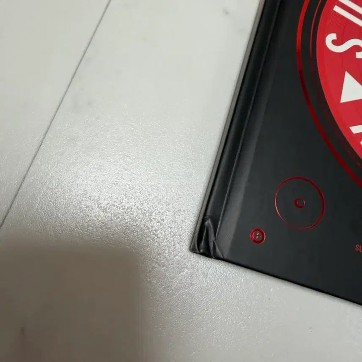 [SOLD OUT] 슈퍼주니어 8집 Play Black Suit 앨범 (구김있어요!)