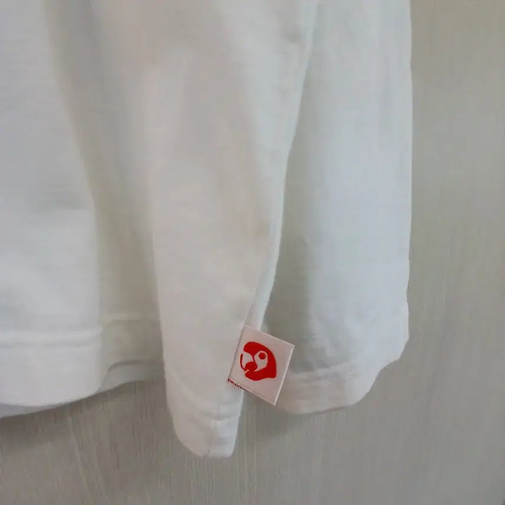 [BUNJANG] Kanko Parrot Printing Long Sleeve T-Shirt White / 칸코 앵무새 프린팅 긴팔 티셔츠 화이트