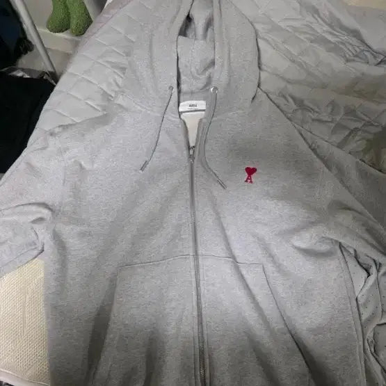 [SOLD OUT] AMI 하트 로고 후드 집업그레이