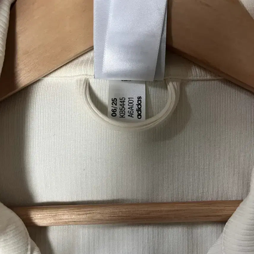 [SOLD OUT] 아디다스 크롭 져지