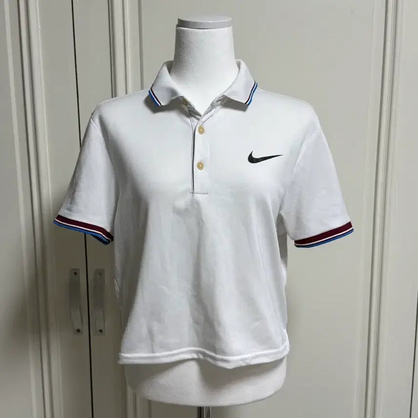 [SOLD OUT] 나이키 화이트 크롭 반팔 카라티