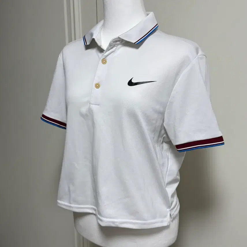 [SOLD OUT] 나이키 화이트 크롭 반팔 카라티