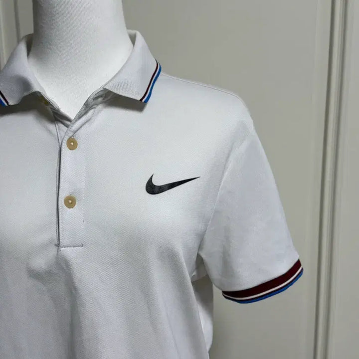 [SOLD OUT] 나이키 화이트 크롭 반팔 카라티
